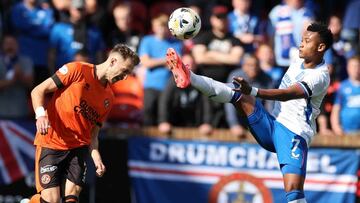 Óscar Cortés, extremo colombiano del Rangers