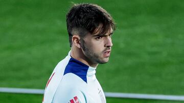 Asencio en su primer entrenamiento con la Selección española.