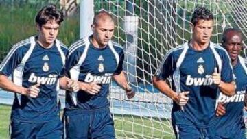 <b>EL TRIDENTE.</B< Kaka, Benzema y Cristiano Ronaldo será fijos en las alineaciones de Pellegrini.