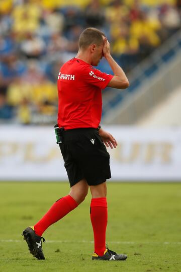 Gorostegui Fern芍ndez se retira lesionado.