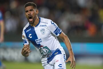 El delantero de Pachuca ha colaborado con goles desde que llegó al Fútbol Mexicano, en septiembre de 2015. Ya fue llamado por la Albiceleste, aunque solamente para duelos amistosos, por lo que aún puede optar por el Tri. Cumpliría los cinco años en territorio azteca en septiembre de 2020, a los 32 años.