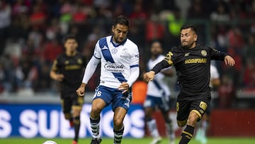  (L-R), Pablo Gonzalez of Puebla and Jean Meneses of Toluca during the game Toluca vs Puebla, corresponding to Round 15 of the Torneo Apertura 2023 of the Liga BBVA MX, at Nemesio Diez Stadium, on October 31, 2023. 

<br><br>

(I-D), Pablo Gonzalez de Puebla y Jean Meneses de Toluca  durante el partido Toluca vs Puebla, correspondiente a la Jornada 15 del Torneo Apertura 2023 de la Liga BBVA MX, en el Estadio Nemesio Diez, el 31 de Octubre de 2023.