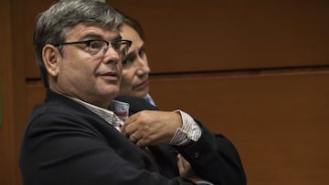 El m&eacute;dico Marcos Maynar, durante su comparecencia en la Audiencia Provincial de Vizcaya tras ser acusado de formar junto a otras nueve personas una red de dopaje para mejorar el rendimiento deportivo de los remeros de Urdaibai en 2010.