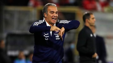Futbol, Chile vs Uruguay.
Clasifictorias al Mundial de Catar 2022.
El entrenador de la seleccion chilena Martin Lasarte es fotografiado durante el partido contra Uruguay clasificatorio al mundial de Catar 2022 disputado en el estadio San Carlos de Apoquindo en Santiago, Chile.
29/03/2022
Andres Pina/Photosport
Football, Chile vs Uruguay.
2022 Qatar Worldcup Championship qualifiers.
Chile's head coach Martin Lasarte is picturing during the 2022 World Cup qualifier match against Uruguay held at the San Carlos de Apoquindo stadium in Santiago, Chile.
29/03/2022
Andres Pina/Photosport