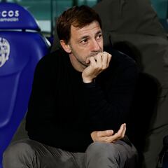 El Amorebieta destituye a Mujika