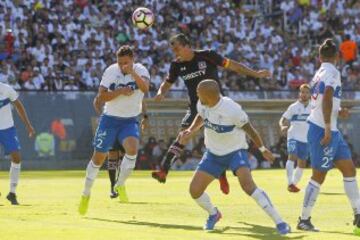 Futbol, Colo Colo vs Universidad Catolica
Quinta fecha, campeonato de Clausura 2016/17
El jugador de Colo Colo Esteban Paredes  centro, marca su gol contra Universidad Catolica durante el partido de primera division disputado en el estadio Monumental de Santiago, Chile.
04/03/2017
Ramon Monroy/Photosport
*************

Football, Colo Colo vs Universidad Catolica
Fifth date, Clousure Championship 2016/17
Colo Colo's player Esteban Paredes\ center, scores against Universidad Catolica during the first division football match at the Monuemnatl stadium in Santiago, Chile.
04/03/2017
Ramon Monroy/Photosport