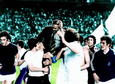 El canario Molowny en su periplo de idas y venidas al banquillo del Real Madrid le dio tiempo a campeonar en la Copa. Su primer título lo sumó con un contundente 4-0 al Barcelona en la final de 1974. El otro fue en 1982 ante el Sporting (2-1). 