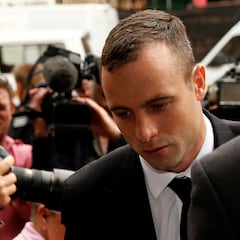 Pistorius: los padres de su novia se oponen a su libertad condicional