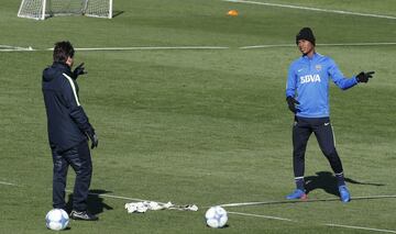 Barrios y Fabra entrenan con Boca a la espera de Cardona