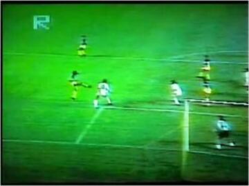 La Final de la temporada 84-85 fue una de las más polémicas y vibrantes de la historia. Se tuvo que jugar un tercer partido de desempate en Querétaro, donde el árbitro Joaquín Urrea levantó la polémica por un penalti marcado a las Águilas y uno no pitado a los felinos. 