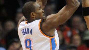 Serge Ibaka en acción.
