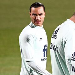 De Tomás portará el 6; Laporte pide el 15 'de Ramos'