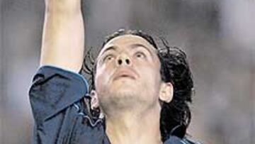 <b>EN UN MINUTO.</b> Mejía entró y besó el santo. Marcó un gol de cabeza en menos de un minuto.