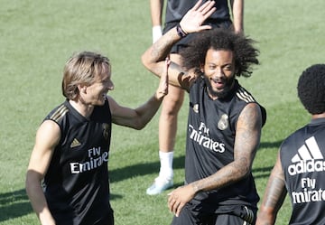 El Madrid entrena pensando en el debut liguero en el Bernabéu