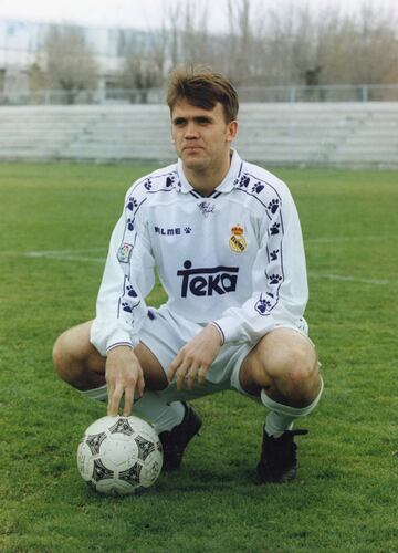 Real Madrid (1995-1996 y 1996-1997). Sevilla (1995-1996).