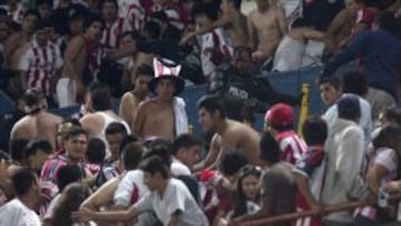 Los Cl&aacute;sicos Tapat&iacute;os se han visto perjudicados por broncas entre los aficionados de ambas barras.