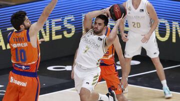 Facundo Campazzo, base del Real Madrid, ante el Valencia en la fase final de la Liga Endesa.