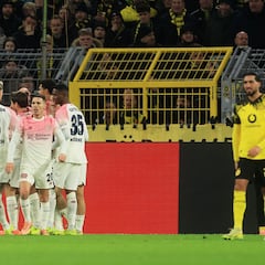 Grimaldo toma Dortmund