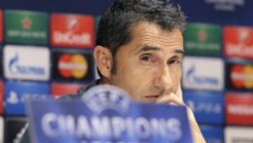 El entrenador del Athletic Club de Bilbao, Ernesto Valverde, durante la rueda de prensa ofrecida esta tarde en San Mamés.