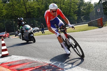Dumoulin voló en la contrarreloj y se llevó el Giro Dumoulin voló en la contrarreloj y se llevó el Giro 