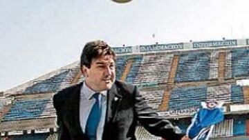 <b>DIVERSIÓN. </b>José Sepulcre y Valentín Botella, ayer, dando toques de cabeza en el Rico Pérez.