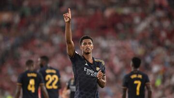 Real Madrid's English midfielder #5 Jude Bellingham celebrates scoring his second goal during the Spanish Liga football match between UD Almeria and Real Madrid CF at the Municipal Stadium of the Mediterranean Games in Almeria on August 19, 2023. (Photo by JORGE GUERRERO / AFP)