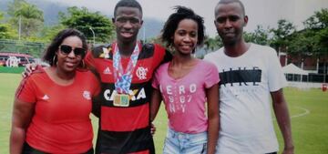 Este es Vinícius Júnior junto a su familia
