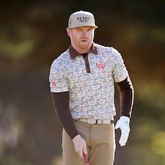 Could Canelo Alvarez swap boxing for the PGA Tour?