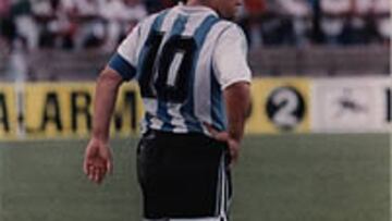 <b>ADIÓS.</B> Maradona se despidió de la selección argentina ante Nigeria en EEUU '94.