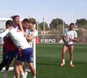 La chilena de Unai Simón en el entrenamiento que trae loco a ‘X’ y en Bilbao se tiran de los pelos