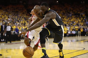 Otro duelo que definió la noche: PJ Tuckers vs Draymond Green