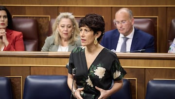 La ministra de Inclusión, Elma Saiz, durante un pleno en el Congreso de los Diputados, a 25 de junio de 2025, en Madrid (España). La sesión de control está marcada por la ofensiva del PP contra el Gobierno por el caso Koldo y por la petición del juez Peinado de imputar al ministro de la Presidencia, Relaciones con las Cortes y Justicia. El presidente del Gobierno no está presente por estar en la cumbre de la OTAN.
25 JUNIO 2025
Jesús Hellín / Europa Press
25/06/2025