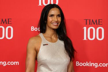 Padma Lakshmi posa en la alfombra roja de la gala TIME100 celebrada en la ciudad de Nueva York. 