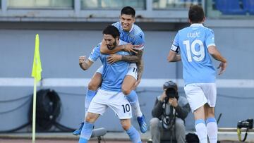 20 February 2021, Italy, Rome: Lazio&#039;s Luis Alberto (L) celebrates scoring his side&#039;s first goal with teammates during the Italian Serie A soccer match between SS Lazio and UC Sampdoria at the Olympic Stadium. Photo: Claudio Pasquazi/LPS via ZUM