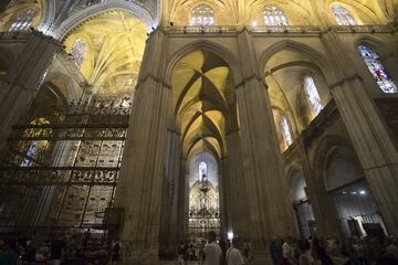 La Catedral de Sevilla preparada para la boda de Sergio Ramos y Pilar Rubio