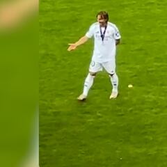 La enternecedora secuencia de Modric tirando de Güler para hacerse una foto juntos que encandila en redes