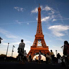 How many sports are there in the 2024 Olympics in Paris? What are the new ones?