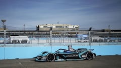 Frightening crash at Formula E race