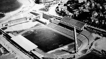 Riazor puede presumir de ser uno de los estadios más céntricos y mejor ubicados de España: a solo un paso de la playa.