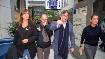 (I-D) La presidenta de Junts, Laura Borràs; el secretario general de Junts per Catalunya, Jordi Turull; el expresidente de la Generalitat, Carles Puigdemont, y la diputada de Junts, Miriam Nogueras, a su llegada al Parlamento Europeo, a 8 de noviembre de 2023, en Bélgica (Bruselas). Los negociadores de Junts y del PSOE siguen sin llegar a un acuerdo sobre la ley de amnistía a primera hora de hoy tras una noche de negociaciones "intensas", lo que complica la investidura de Pedro Sánchez como presidente del Gobierno esta semana. Fuentes de la negociación explican que continúan los trabajos "intensos y discretos" en Bruselas después de una noche en la que tampoco se ha logrado cerrar el acuerdo entre negociadores exconvergentes y socialistas, encabezados por su secretario de Organización y 'número tres', Santos Cerdán.
08 NOVIEMBRE 2023;BÉLGICA;BRUSELAS;PSOE;JUNTS;NEGOCIACIONES
Europa Press
08/11/2023