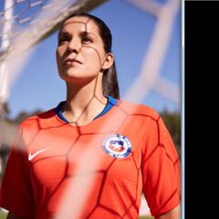 Así es la nueva camiseta de recambio de la Roja