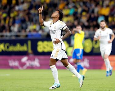 Una titularidad de última hora le llevó a ser el mejor del Real Madrid. Fue el autor de dos de los tres goles del Real Madrid ante Las Palmas. Abrió el marcador con un caño a Álex Fernández y coló el balón por la escuadra. Imparable. 