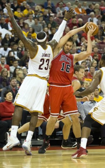 LeBron James y Pau Gasol.