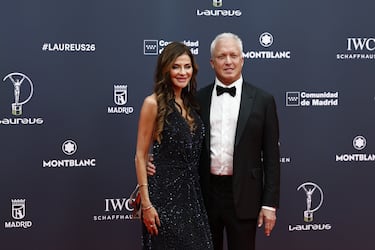 La exatletia Amy Greene posa junto a su marido, Gary Greene,  a su llegada a la ceremonia de entrega de los Premios Laureus.