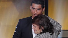 Ronaldo's mother would prefer he move to Manchester over PSG