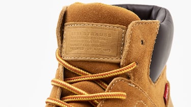Robustas, pero ligeras: las botas de Levis que no cansan los pies