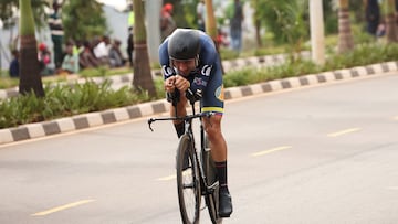 Colombian rider Walter Alejandro Vargas Alzate competes in the men's Elite Individual Time Trial cycling event during the UCI 2025 Road World Championships, in Kigali, on September 21, 2025. (Photo by Anne-Christine POUJOULAT / AFP)