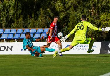 Perovic amplía su compromiso con el Almería hasta 2029