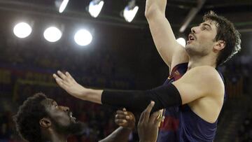 Ante Tomic lanza sobre Othello Hunter.