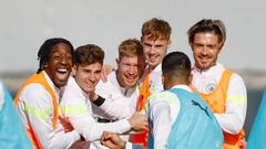 MANCHESTER, ENGLAND - OCTOBER 10: Manchester City's Joshua Wilson-Esbrand, Julian Alvarez, Kevin De Bruyne, Cole Palmer and Jack Grealish in action during training ahead of their UEFA Champions League group G match against FC Copenhagen at Manchester City Football Academy on October 10, 2022 in Manchester, United Kingdom. (Photo by Lynne Cameron - Manchester City/Manchester City FC via Getty Images)